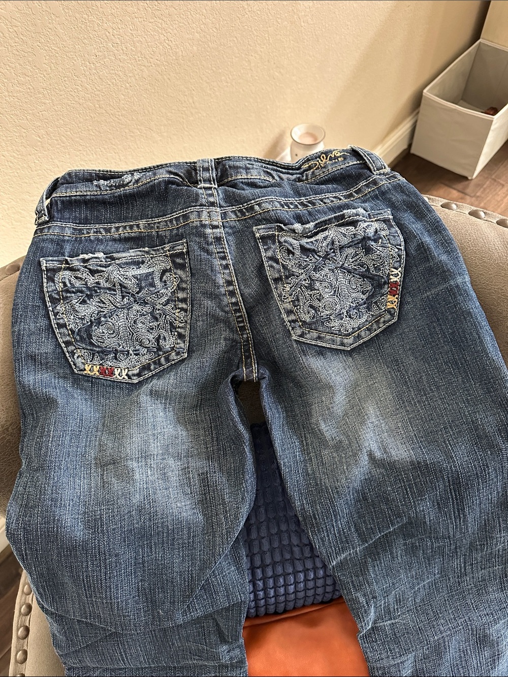 Silver Jeans - Picture 3 of 3